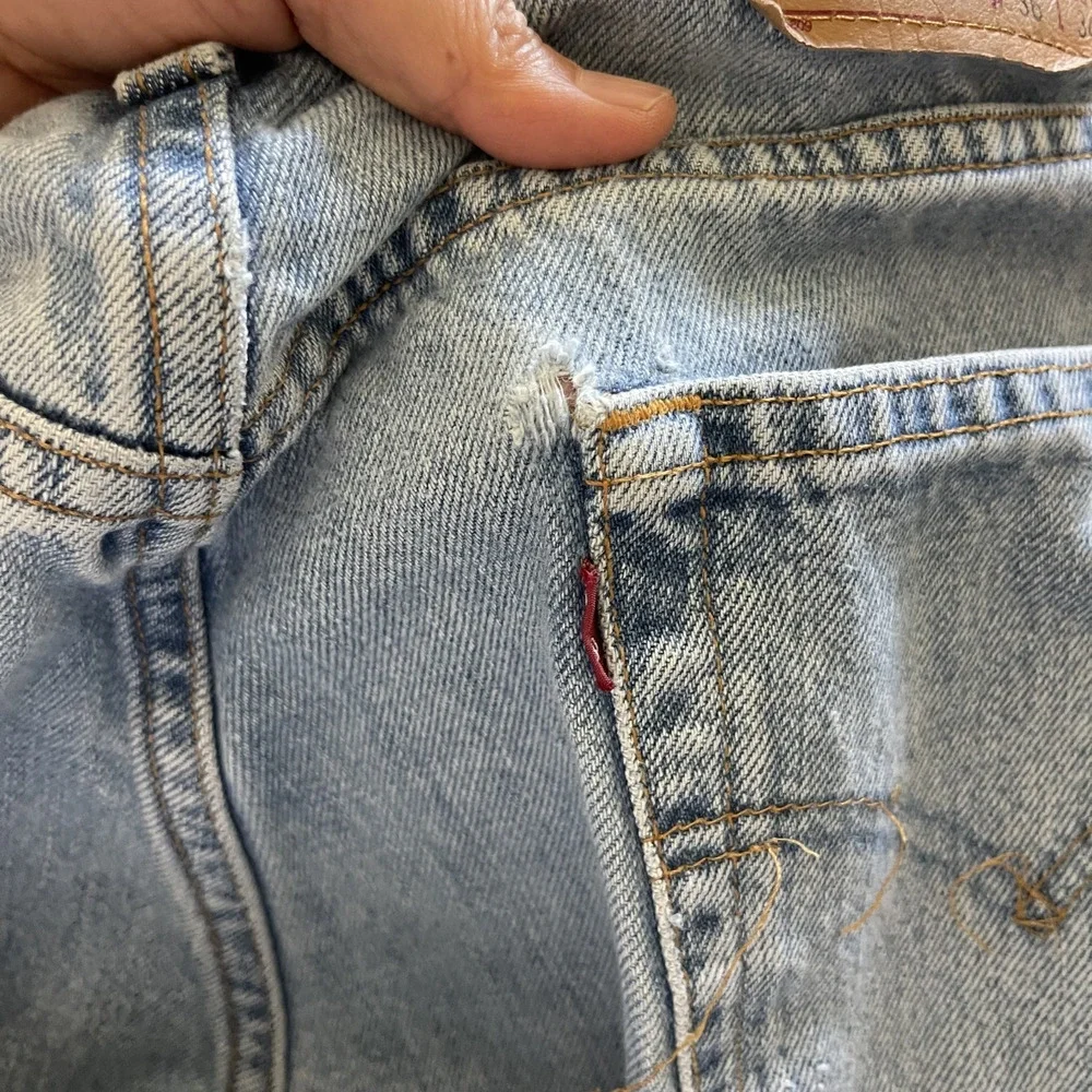 Vintage Levis 550 Jeans Mens 36x34 Relaxed Fit Light Wash 90s Thrashed Destroyed